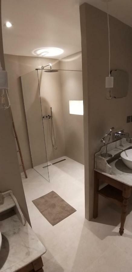 La Cure Grande Maison De Charme De 2 A 14 Personnes Saint-Urcize Exterior foto