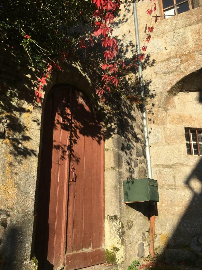 La Cure Grande Maison De Charme De 2 A 14 Personnes Saint-Urcize Exterior foto